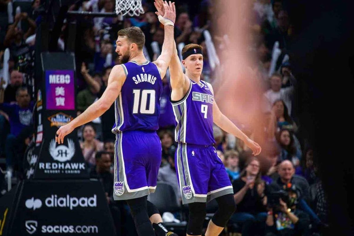 Domantas Sabonis shows why Kings traded for him in debut, plays