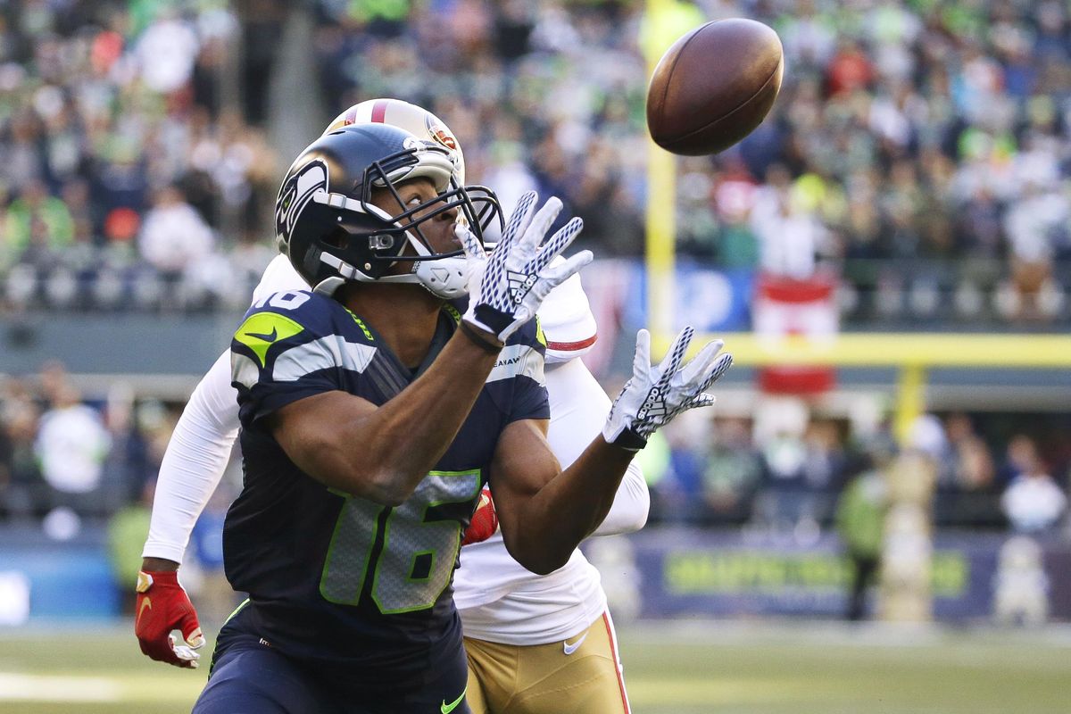 Rawls runs for 209 yards as Seahawks beat 49ers 29-13