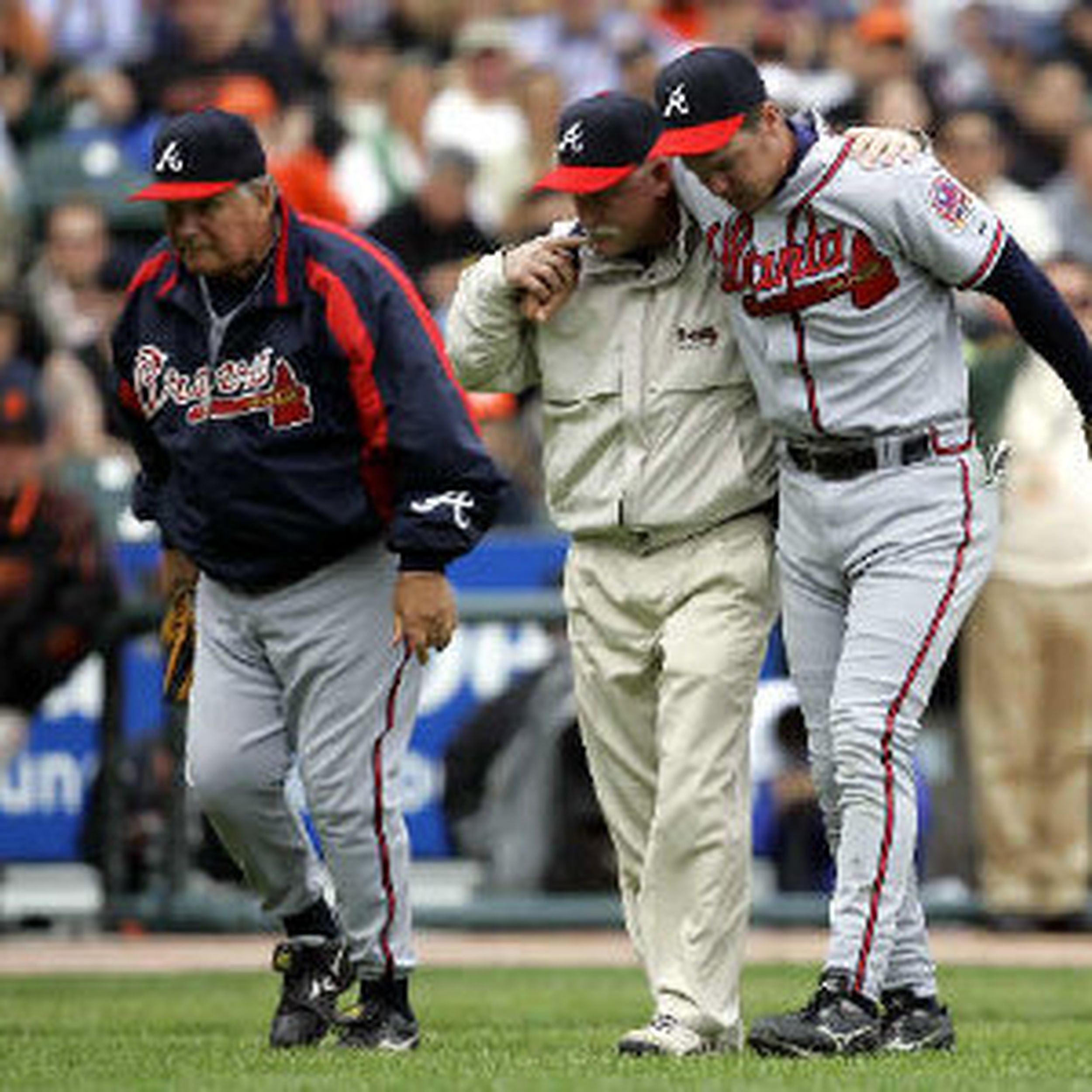 Braves place Chipper Jones on DL with bruised leg