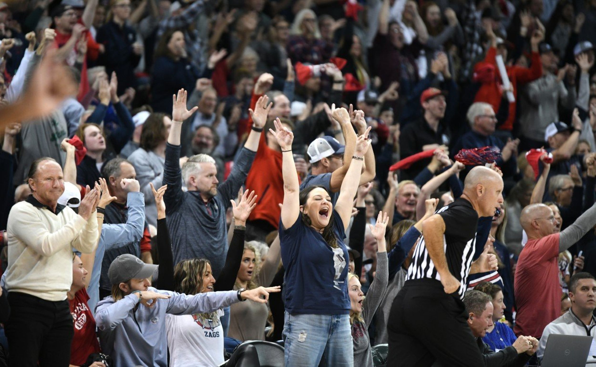 Raucous fans at Spokane Arena say Kentucky, Gonzaga showdown early in ...