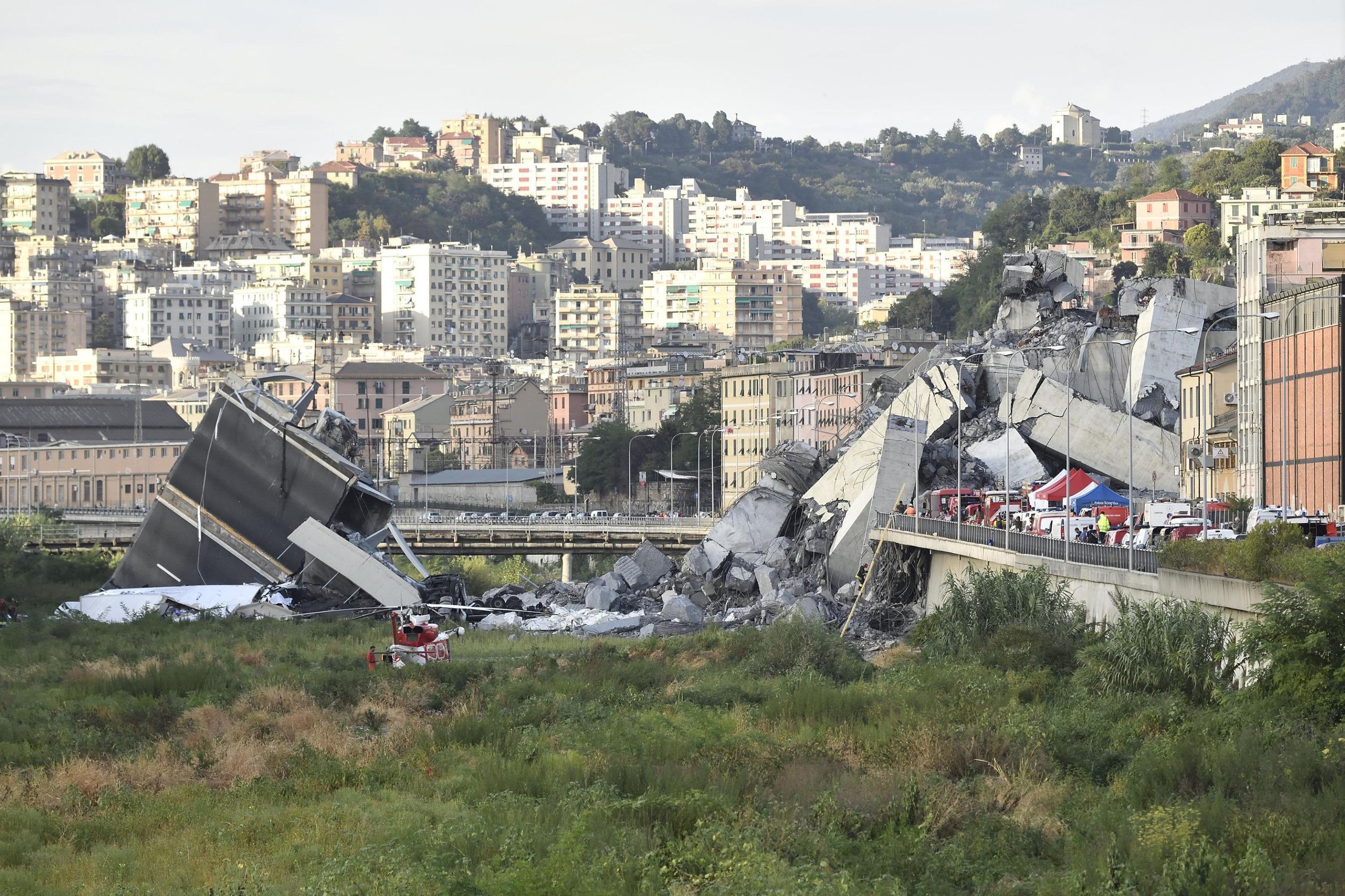 Morandi highway bridge collapse in Italy - Aug. 15, 2018 | The ...