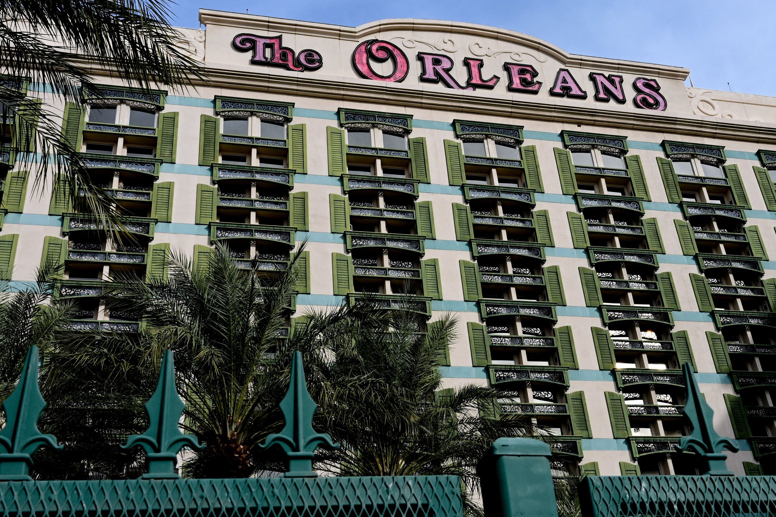 Las Vegas hotels investigated after cases of Legionnaires' disease