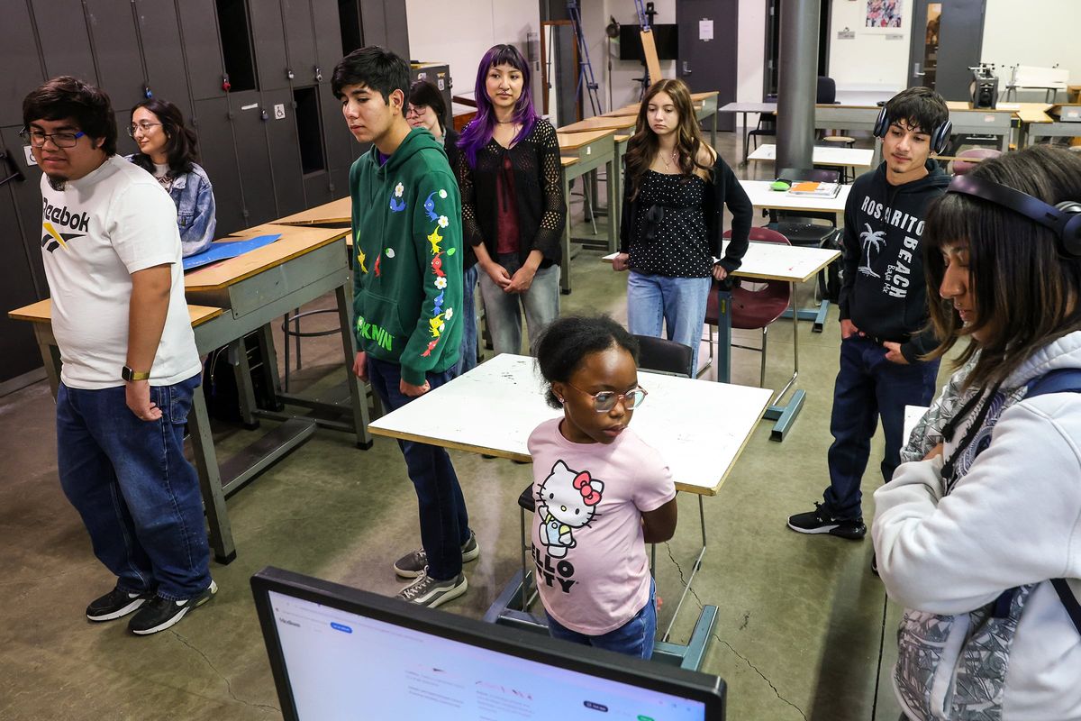 Fourth-grader Honey Cooper joins classmates in a design class taught by Professor Nader Gergis at San Bernardino Valley College in California.  (Robert Gauthier/Los Angeles Times/TNS)