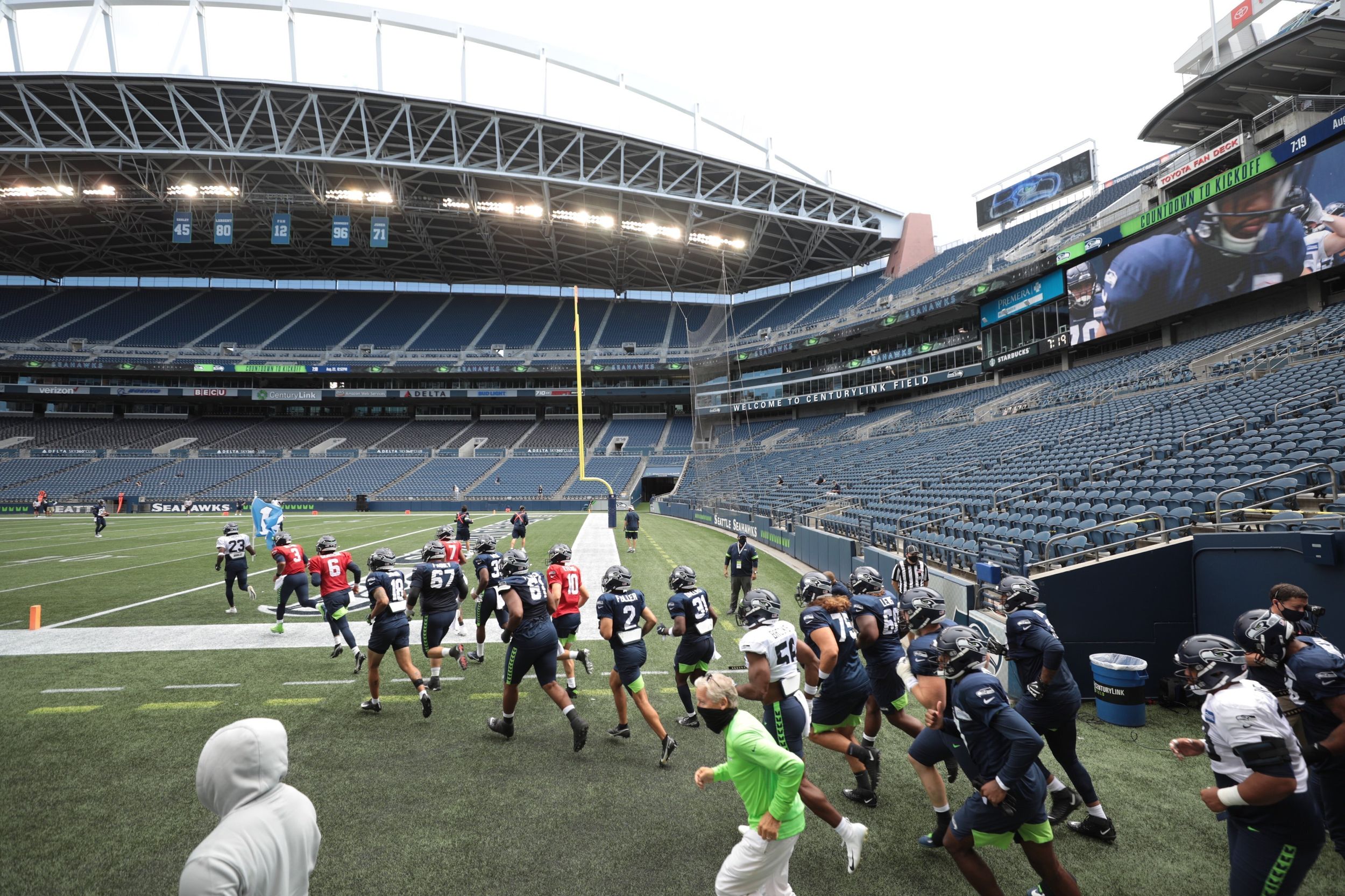 Seahawks practice in front of fans at Lumen Field - The Columbian