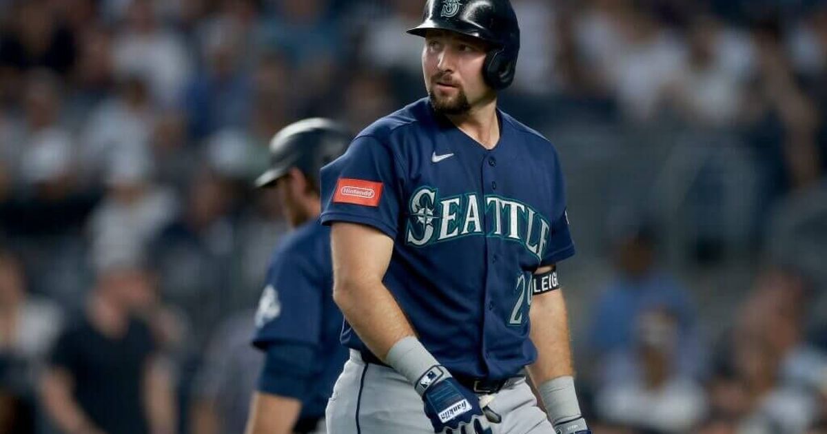 Struggling Cal Raleigh puts blame on himself as Mariners keep sinking: ‘I'm awful'