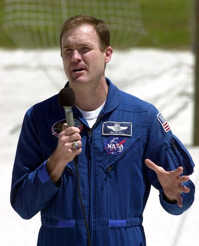 Space shuttle Atlantis mission commander James Halsell Jr. speaks in April 2000 to reporters at the Kennedy Space Center in Cape Canaveral, Fla, about a problem with the Atlantis. Halsell Jr. of Huntsville was arrested after a crash that killed two girls early Monday, June 6, 2016. (Peter Cosgrove / AP)