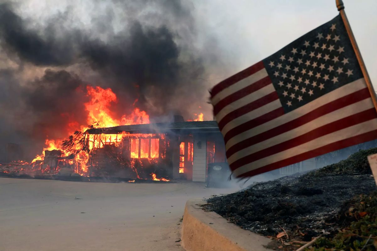 Thousands were evacuated as firefighters struggled to douse flames.   (Wally Skalij/Los Angeles Times/TNS)