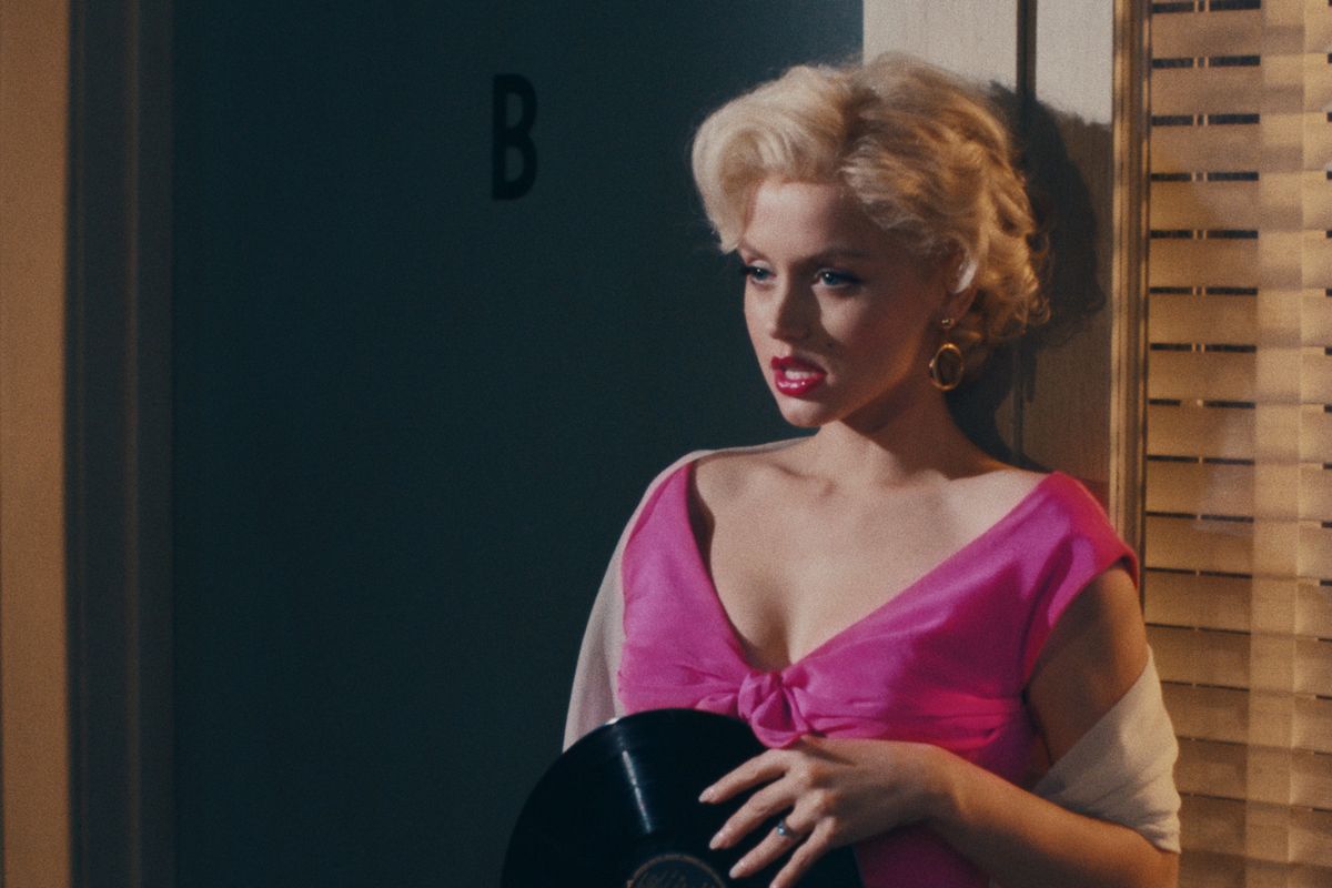 "Blonde" stars Ana de Armas as Marilyn Monroe.   (Netflix)
