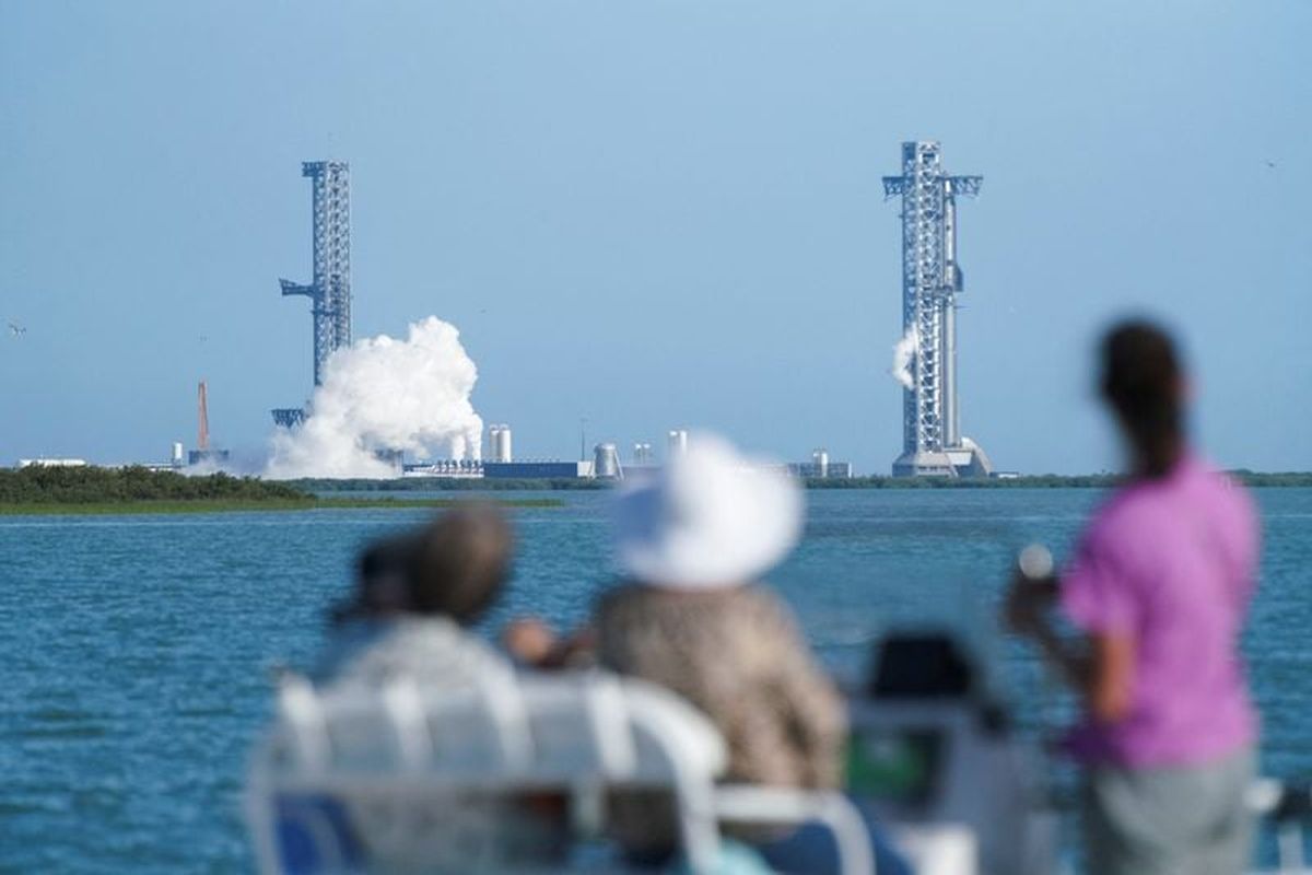SpaceX's upgraded Starship V3 completes debut test flight from Texas