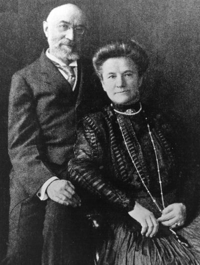 An undated photo provided by The New York Times of Isidor and Ida Straus, first-class passengers who died on the Titanic, around 1910. Wendy Rush, the wife of Stockton Rush, the OceanGate chief executive who was piloting the submersible that disappeared Sunday during a dive to the Titanic wreckage, is a descendant of two first-class passengers who died when the ocean liner sank in 1912, archival records show.   (THE NEW YORK TIMES)