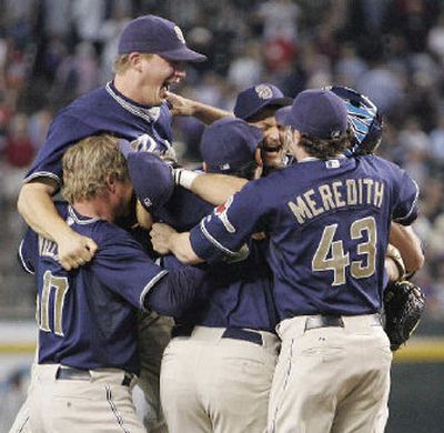 Padres history: 10/01/2006 - San Diego holds off Arizona to win