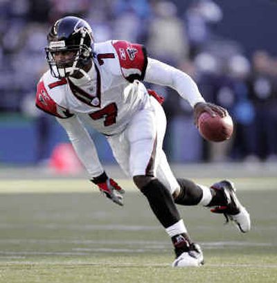 Michael Vick facing Atlanta Falcons for 1st time as Philadelphia