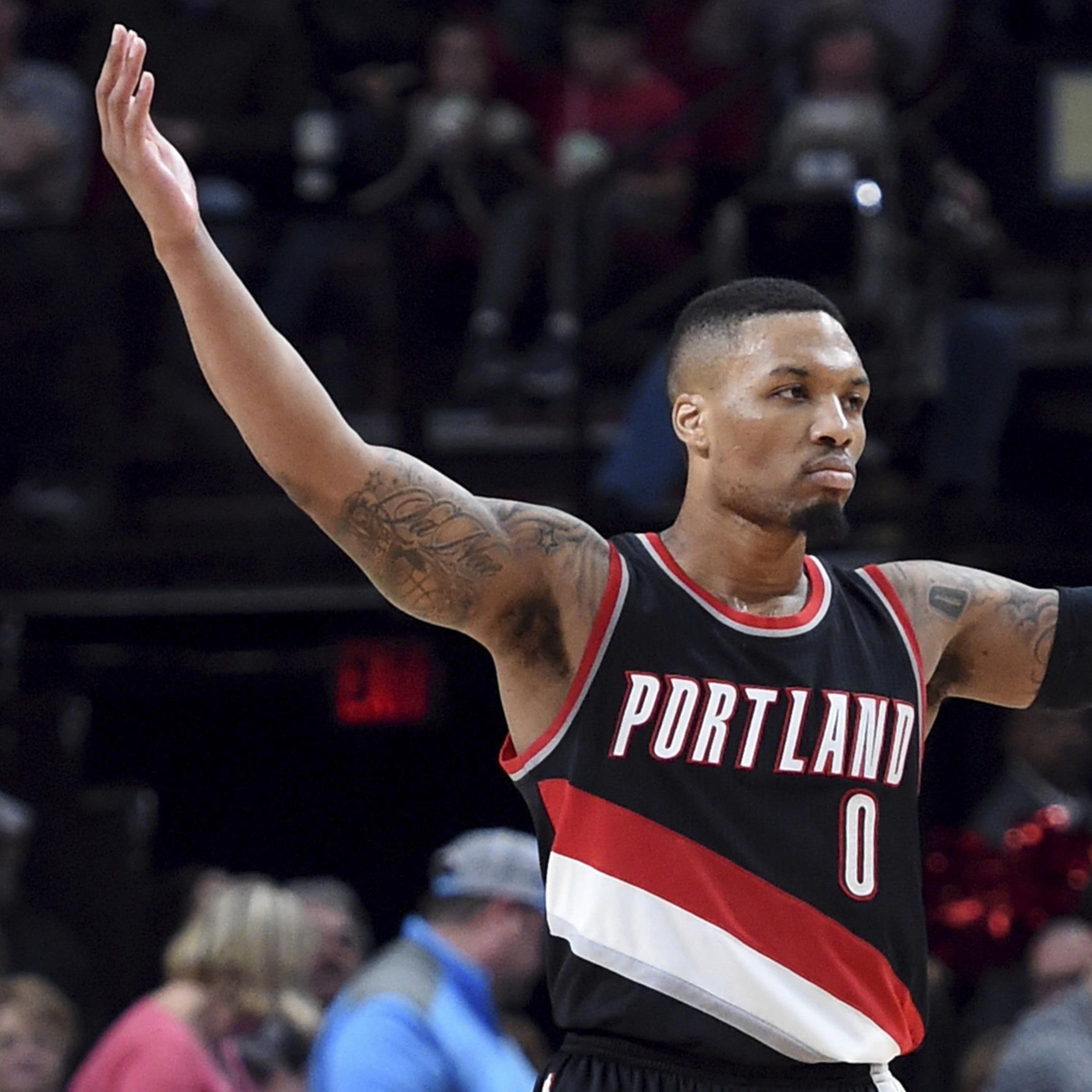 Awesome Artifacts Damian Lillard Portland Trail Blazers Jersey Signed with Proof by Awesome Artifact