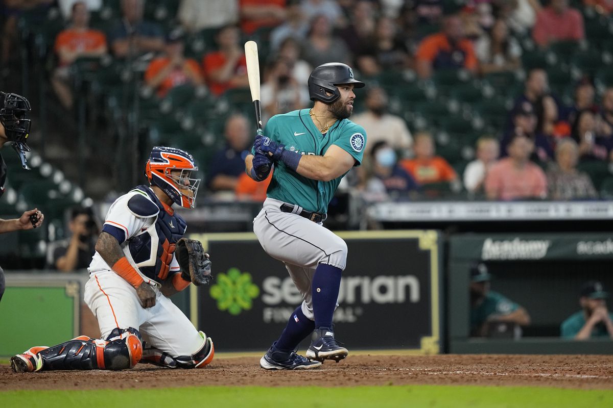 These guys can do it': Mariner fans in Spokane thrilled after Wild Card  win, ready for Astros