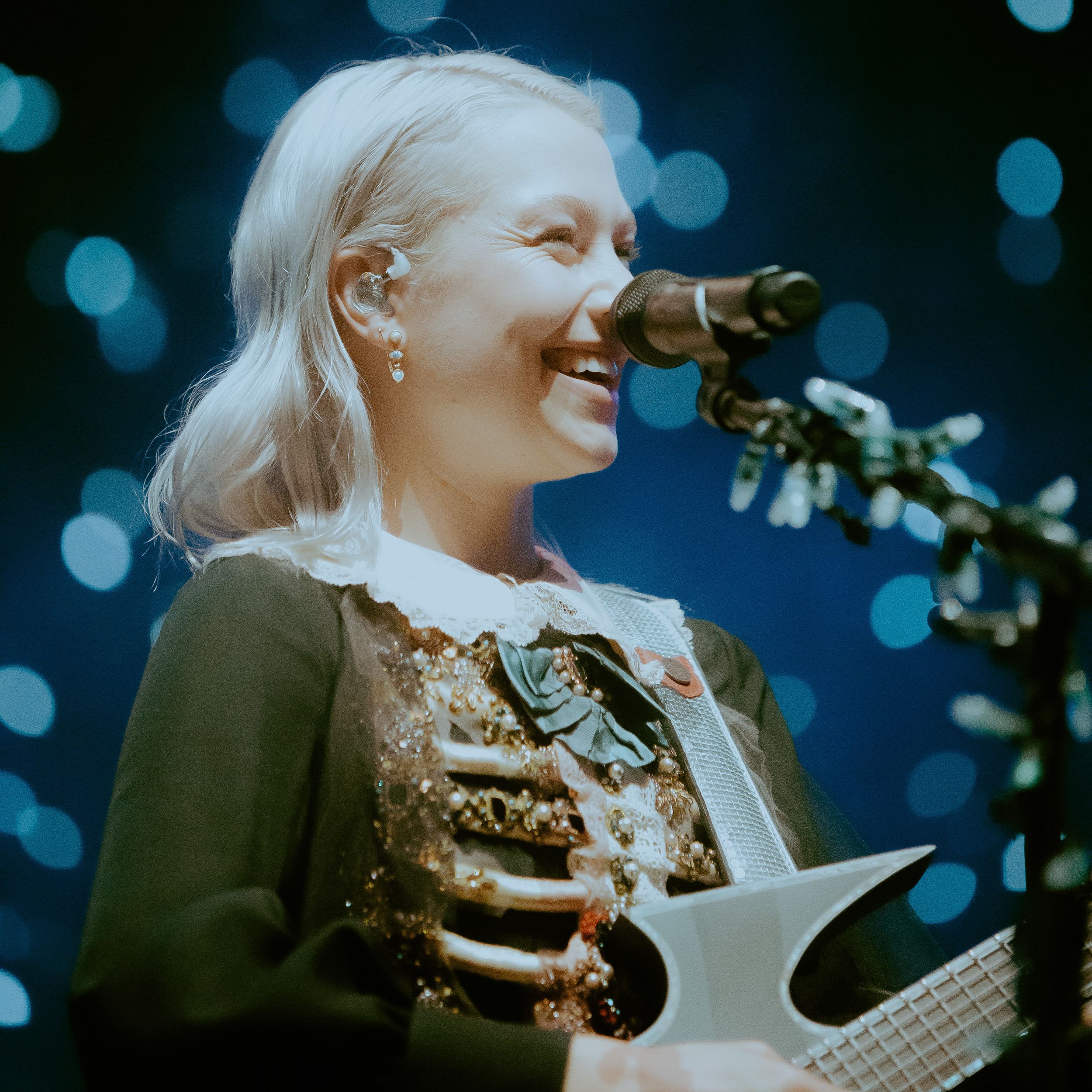 Phoebe Bridgers ツアーピック Phoebe Bridgers - I Know The End (Feat. Arlo Parks