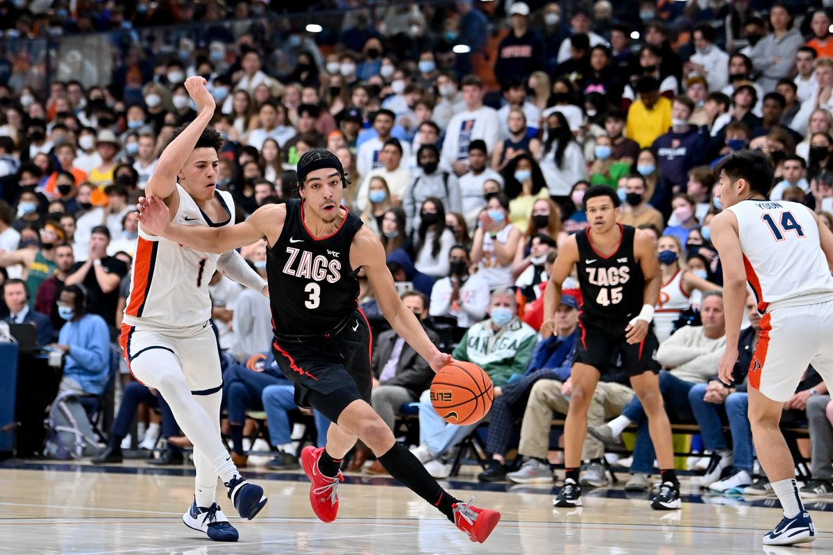 Gonzaga guard Andrew Nembhard drives to the hoop against Pepperdine Waves guard Mike Mitchell Jr. on Wednesday at Firestone Fieldhouse in Malibu, Calif.  (Tyler Tjomsland/The Spokesman-Review)