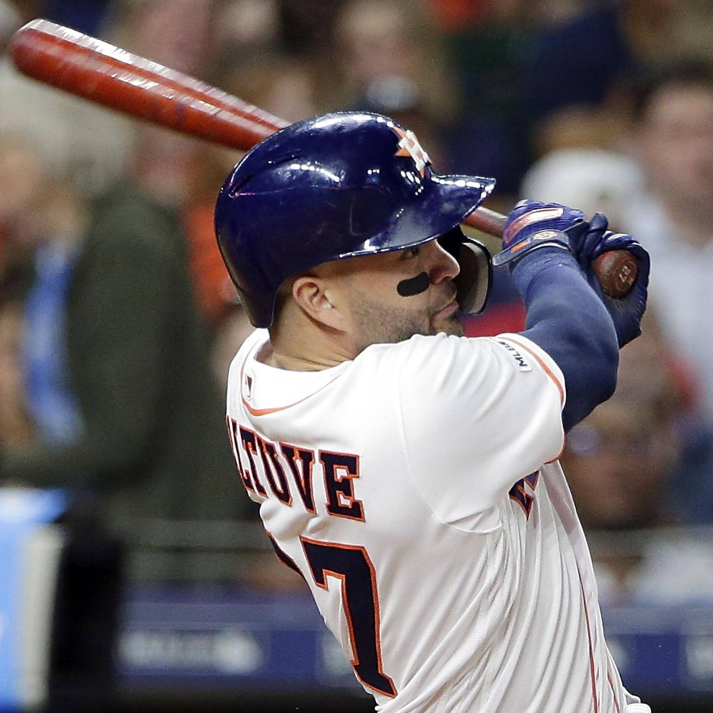 Altuve powers Astros to first-ever sweep of the Yankees
