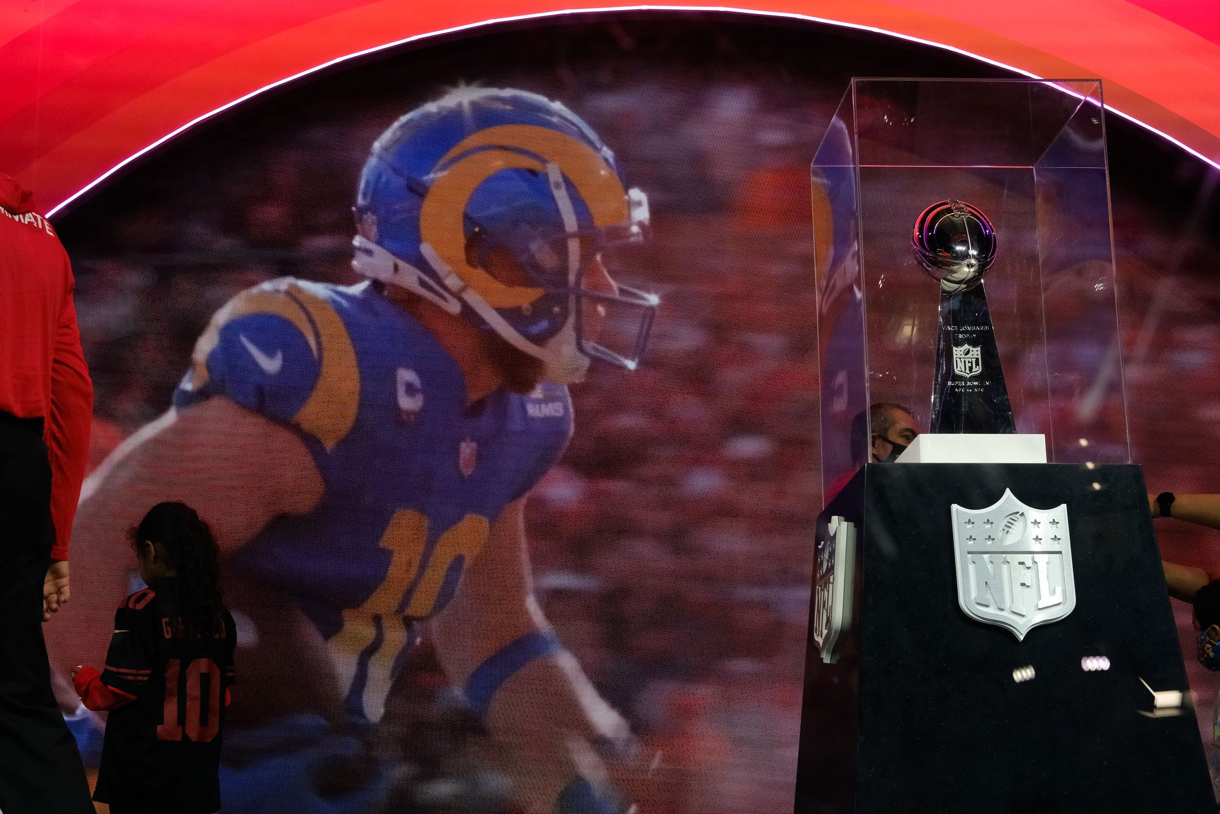 NFL offers fans chance to host Vince Lombardi Trophy in their hometown