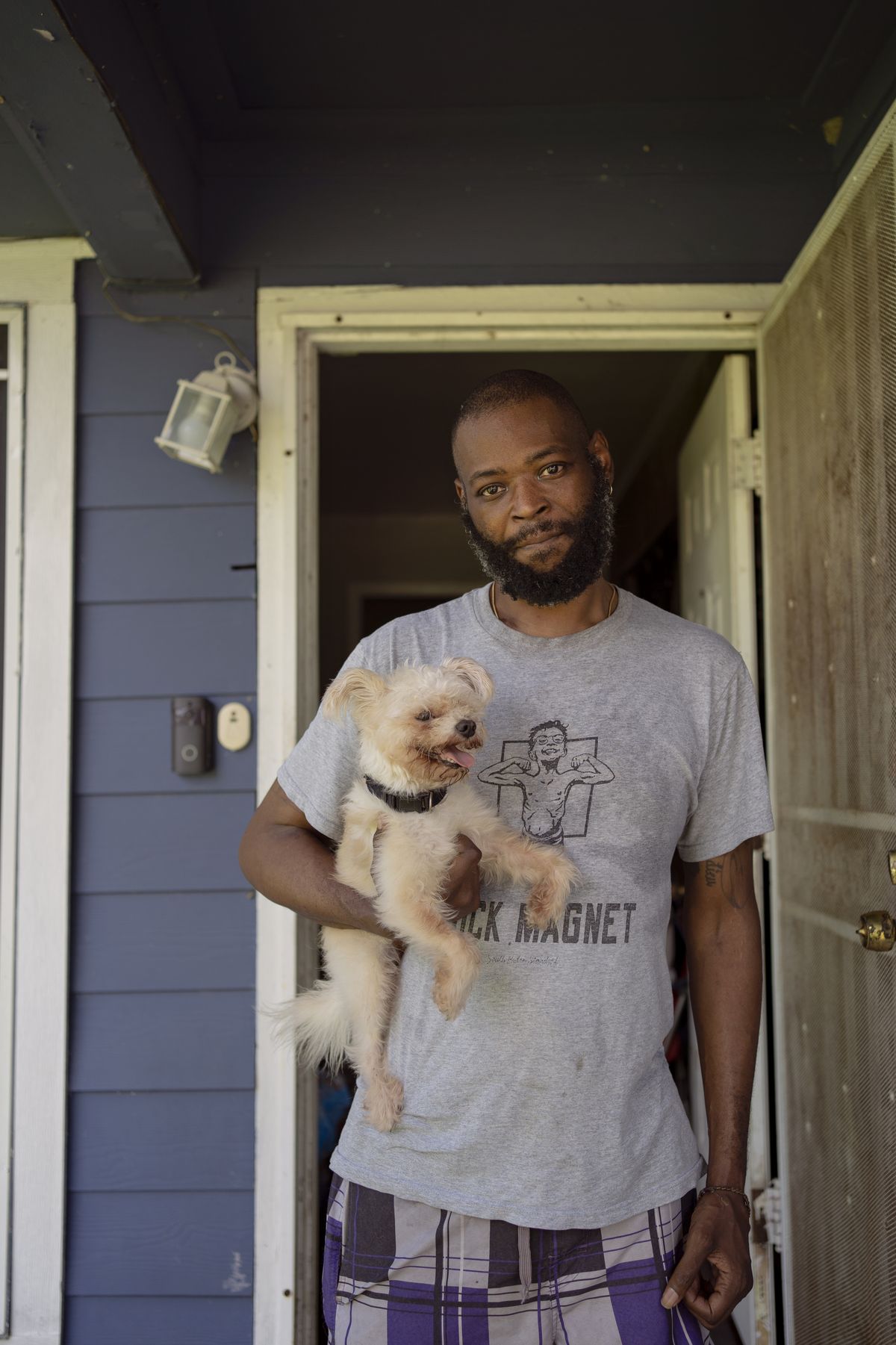 “My legs started to swell up really bad, it was hot. I couldn’t find any hot food, couldn’t find ice. I had to throw all my insulin away.” — Jaymar Wilson, 40. MUST CREDIT: Danielle Villasana for The Washington Post  (Danielle Villasana/For The Washington Post)