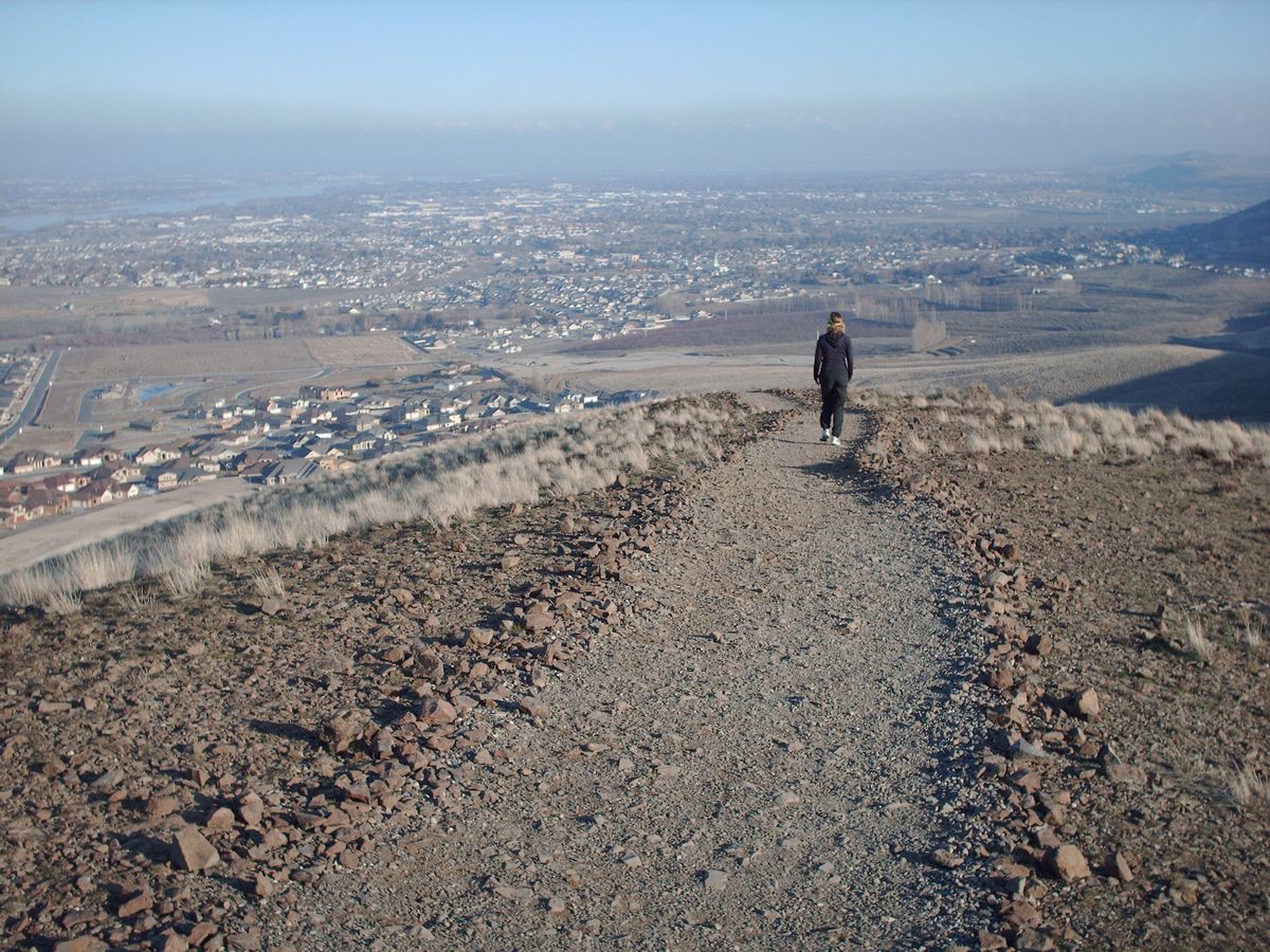 Badger Mountain in Richland rises 900 feet above the surrounding landscape and includes a paved trail leading to the summit.  Photo by James P. Johnson (Photo by James P. Johnson / The Spokesman-Review)