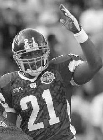 
Tiki Barber waves to the crowd at the end of the Pro Bowl at Aloha Stadium in Honolulu. 
 (Associated Press / The Spokesman-Review)