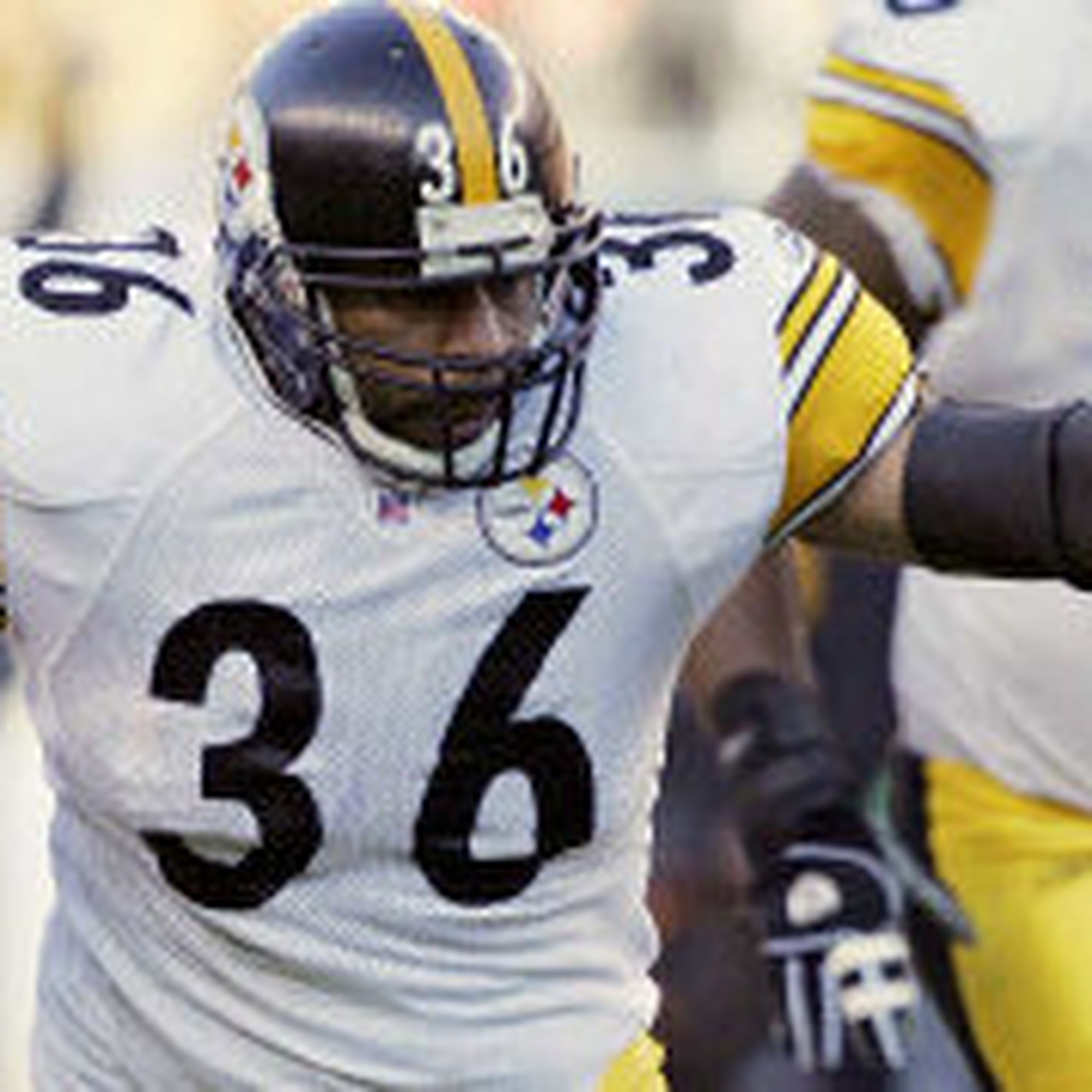 Bus stop; Steelers great Jerome Bettis bulls way into Hall