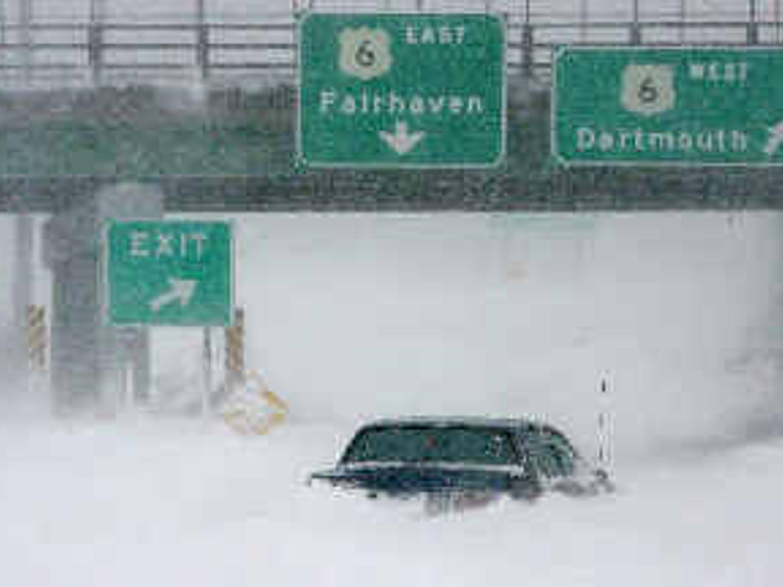Blizzard pounds Northeast