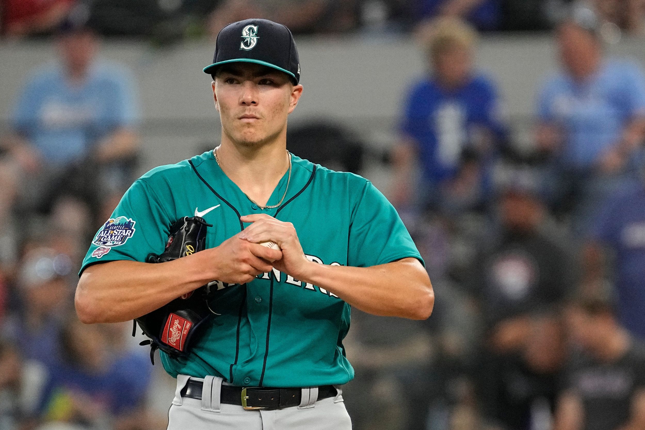 Bryan Woo has rough major league debut as Rangers clobber Mariners