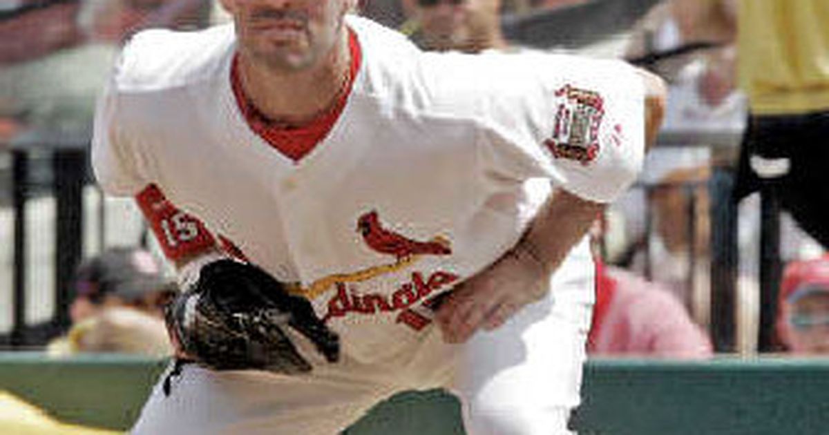 Pujols' injury forces Cards to shuffle