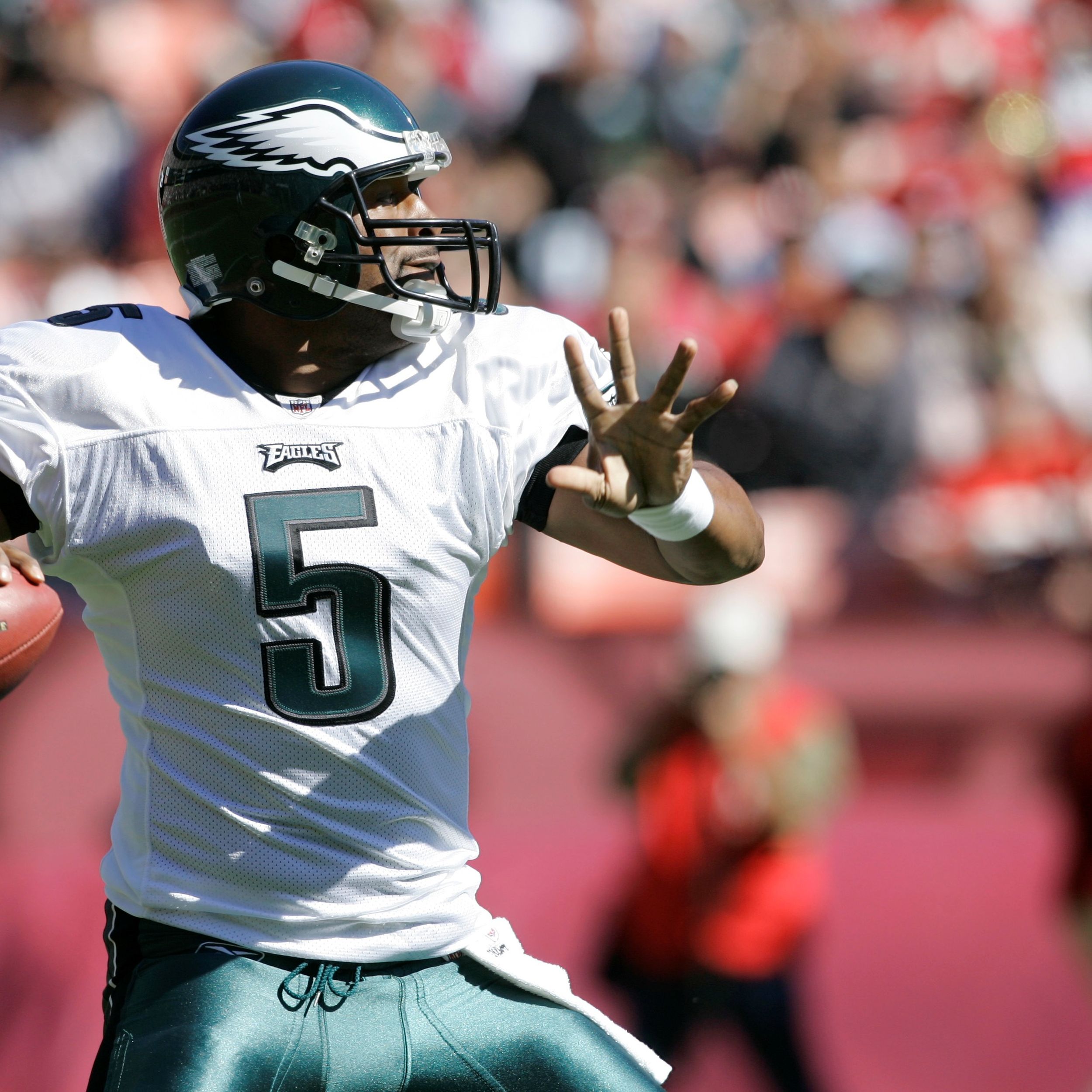 McNabb gets two more Eagles passing records