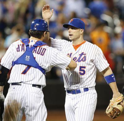 David Wright drove in go-ahead run with two-out double in eighth for Mets. (Associated Press)