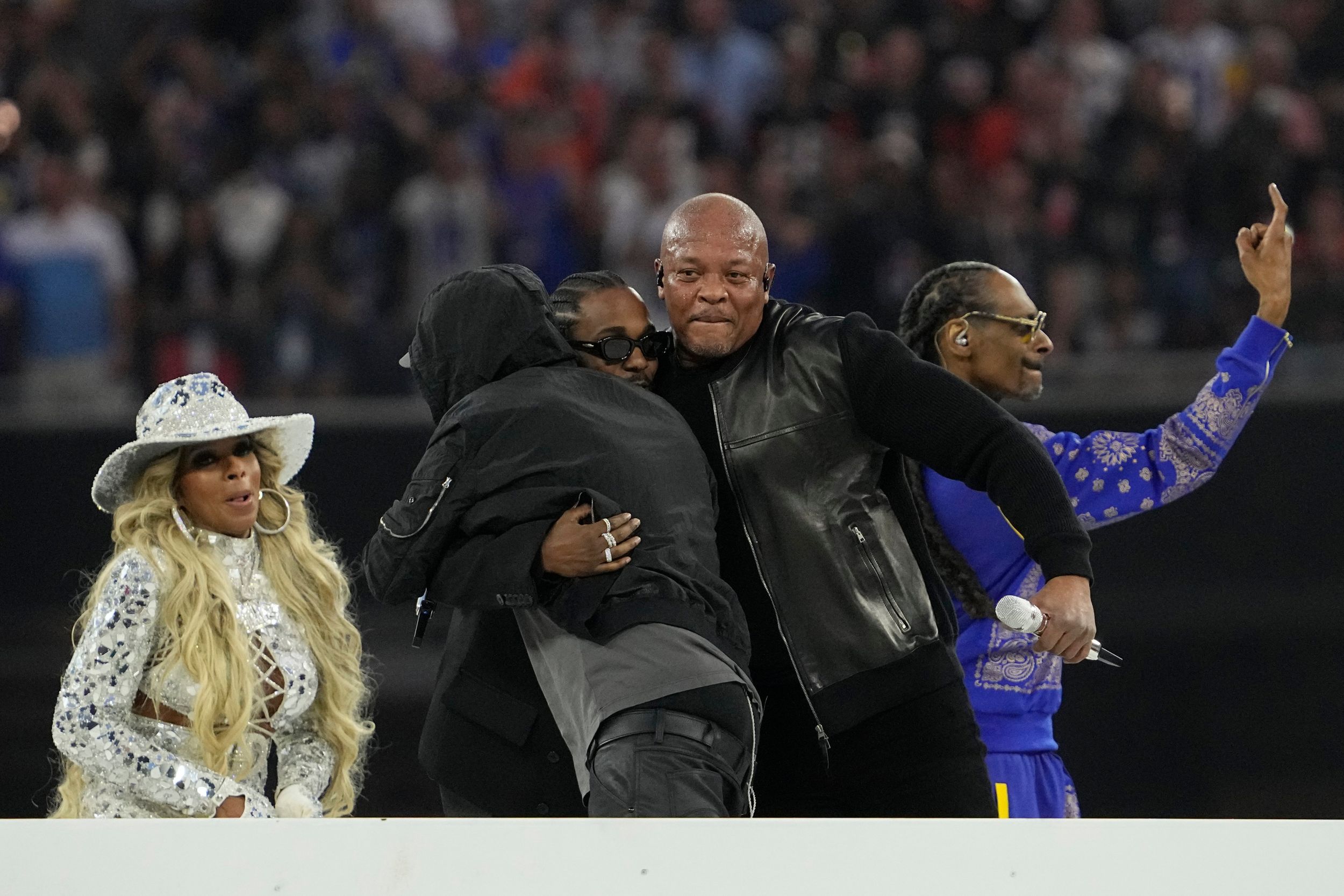 Super Bowl LVI halftime show review: Dr. Dre, Snoop Dogg and friends  deliver epic show – The Denver Post