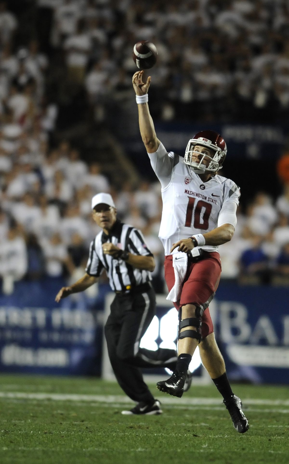 Washington State quarterback Jeff Tuel and the Cougars’ passing game had mixed results in the 30-6 loss. (Tyler Tjomsland)