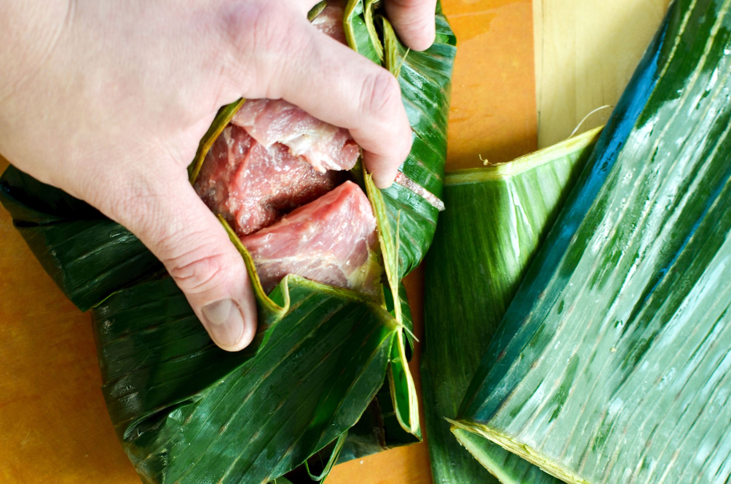 Banana Leaf wrapped Pork : r/webergrills