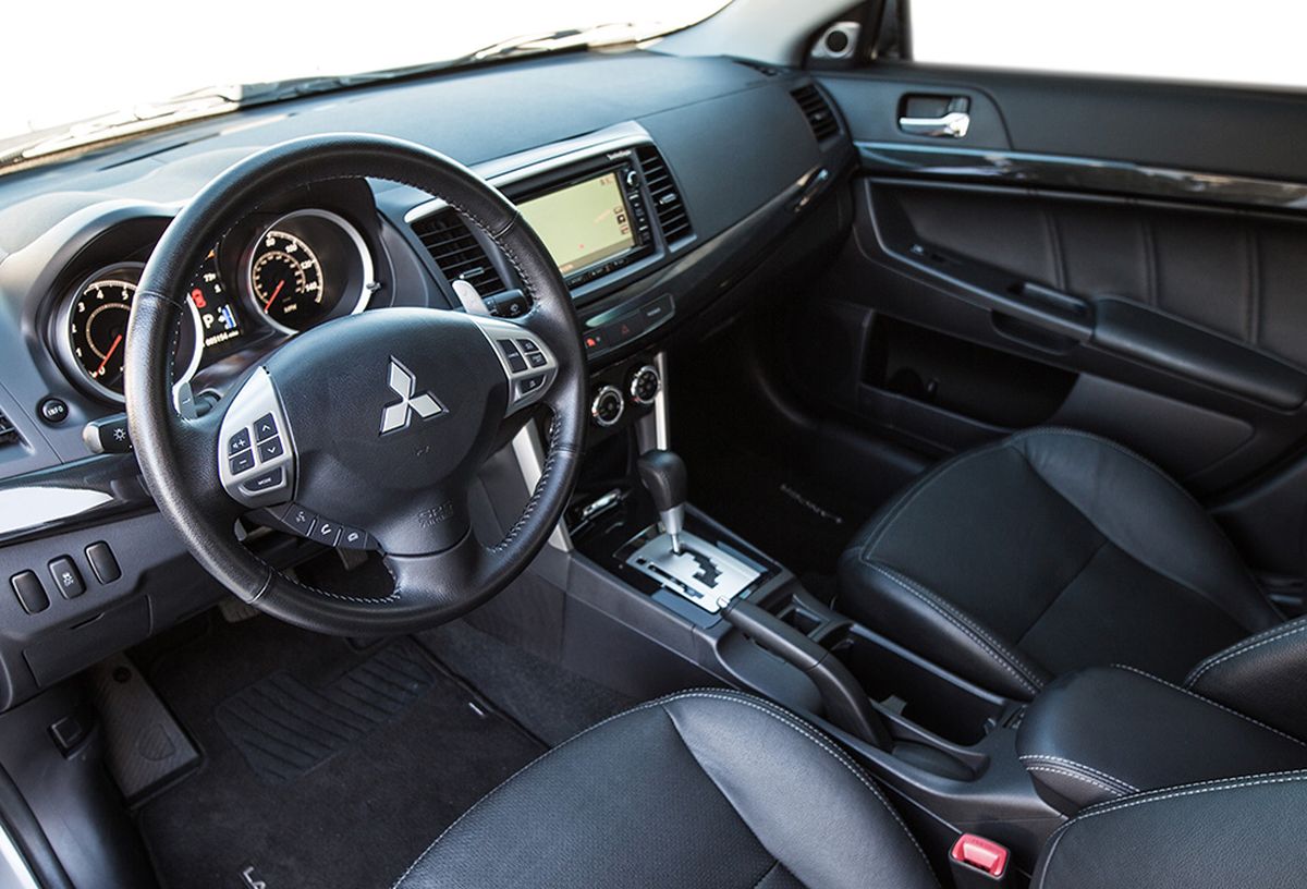 Mitsubishi lancer 9 интерьер