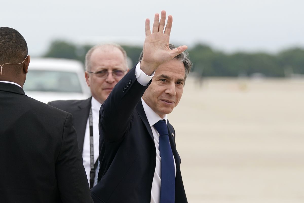 Secretary of State Antony Blinken waves as he departs, Monday, May 24, 2021, at Andrews Air Force Base, Md. Blinken is en route to the Middle East.  (Alex Brandon)