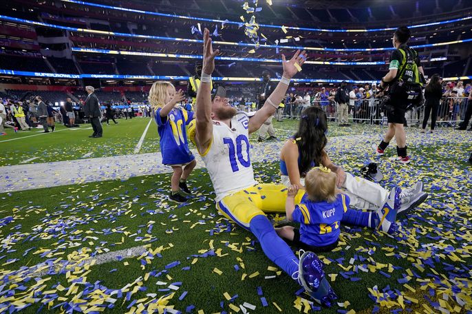 Super Bowl 2022: Rams take late lead on Cooper Kupp touchdown, stop Bengals  to seal title - Newsday