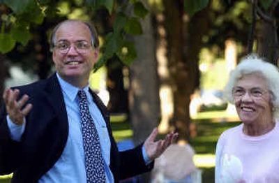 
Green Party presidential candidate David Cobb speaks with Jean Rickman from Spokane at City Park in Coeur d'Alene Sunday afternoon. 
 (Tom Davenport/ / The Spokesman-Review)