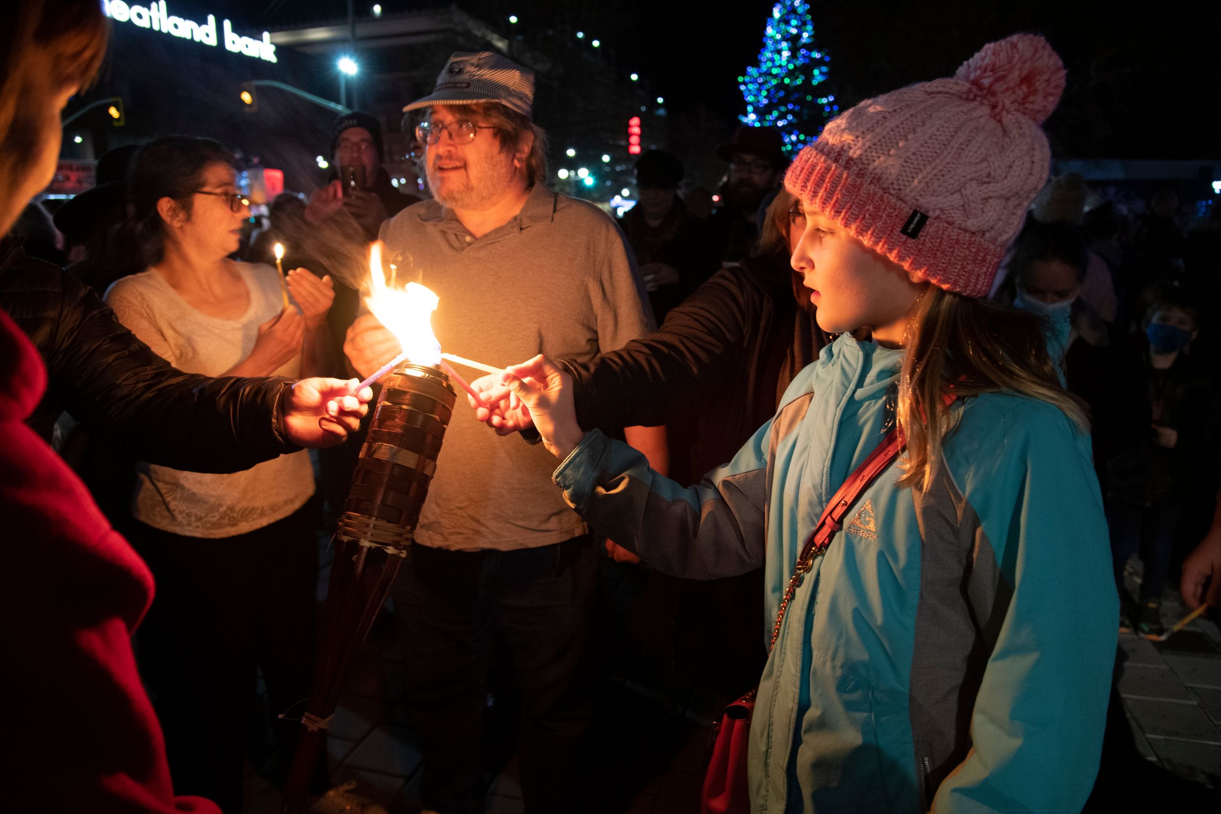 First night of Hanukkah honored at Riverfront Park in menorahlighting ceremony The Spokesman