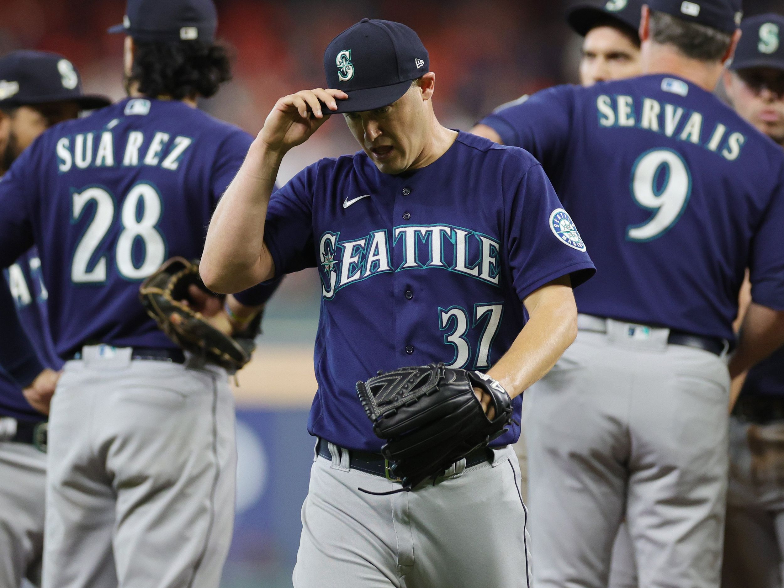 D-backs become buyers at trade deadline, add Mariners closer Paul