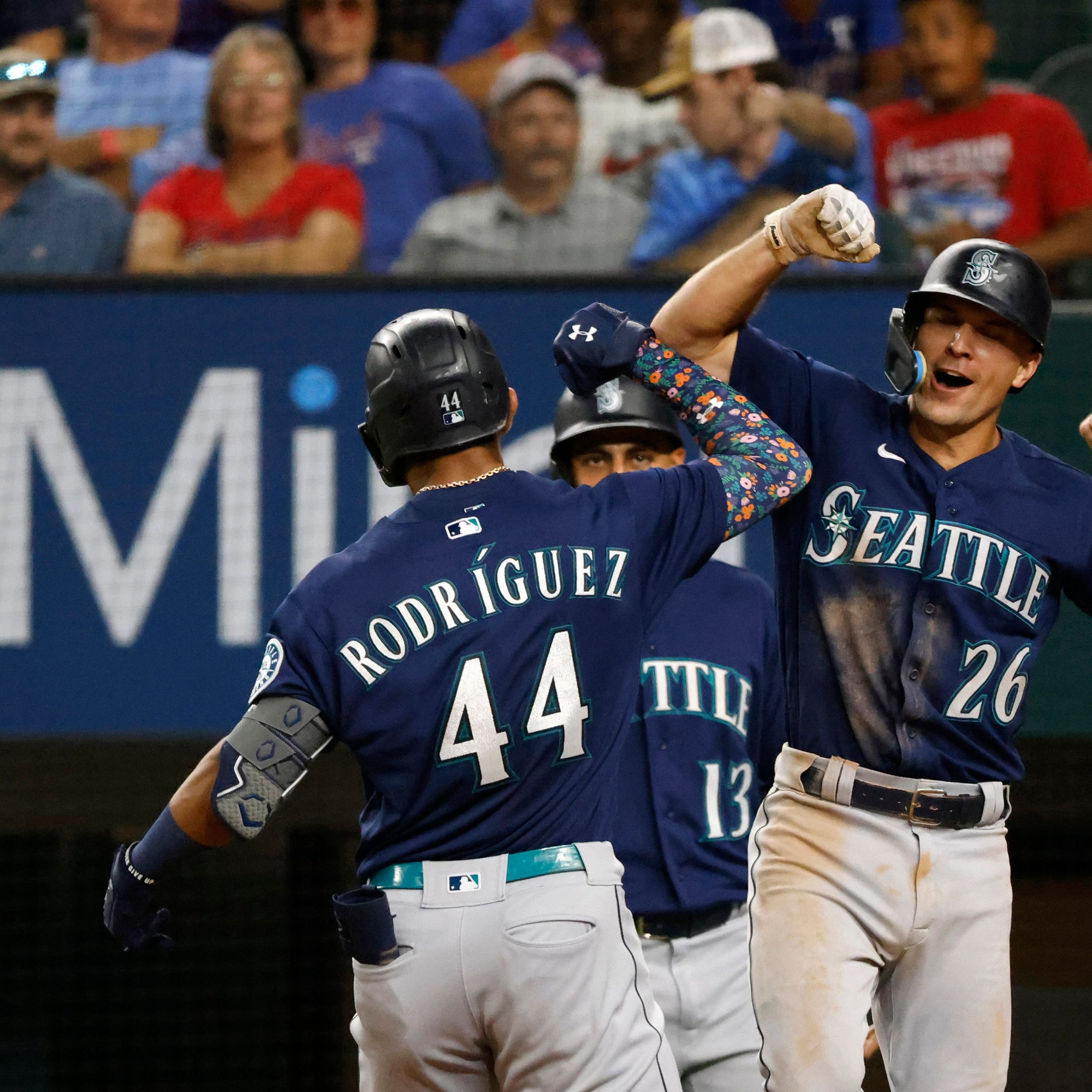 Mariners stars Julio Rodriguez, Ty France vocal after taking 14