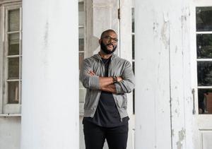 Tyler Perry, fearful of AI advances, halts $800 million Atlanta film ...