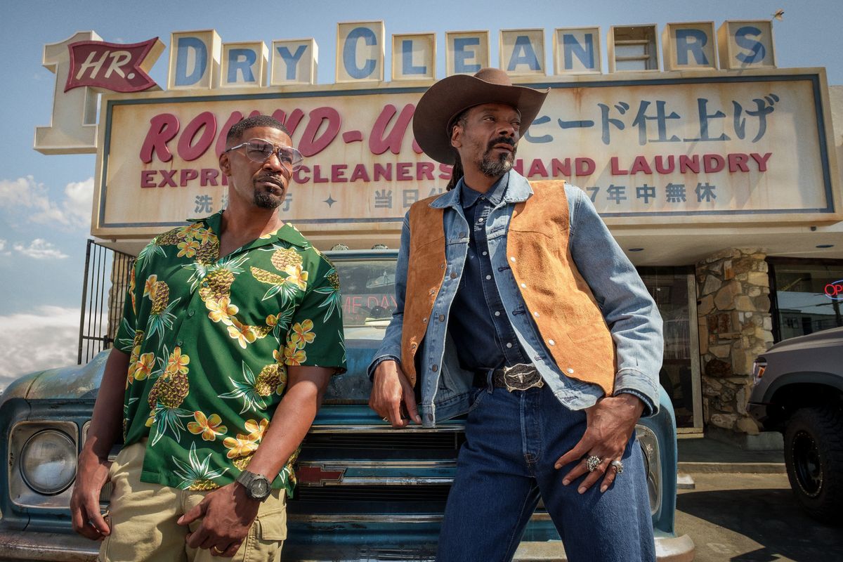 Jamie Foxx and Snoop Dogg in “Day Shift.”  (Andrew Cooper / Netflix)