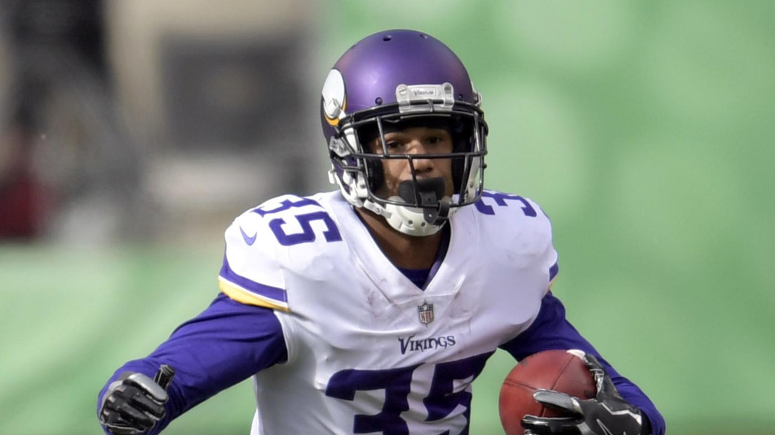 Vikings sign CB Marcus Sherels, place WR Chad Beebe on IR