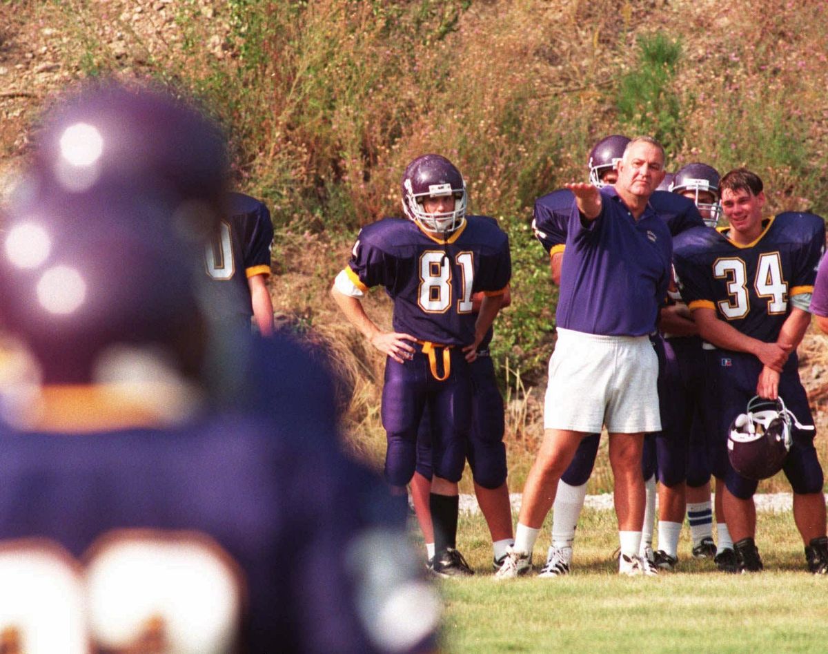 Mullan coach John Drager directs his team during its season opener in 1996 – Drager’s last season as coach. Drager died Saturday. He was 81.  (Jesse Tinsley)