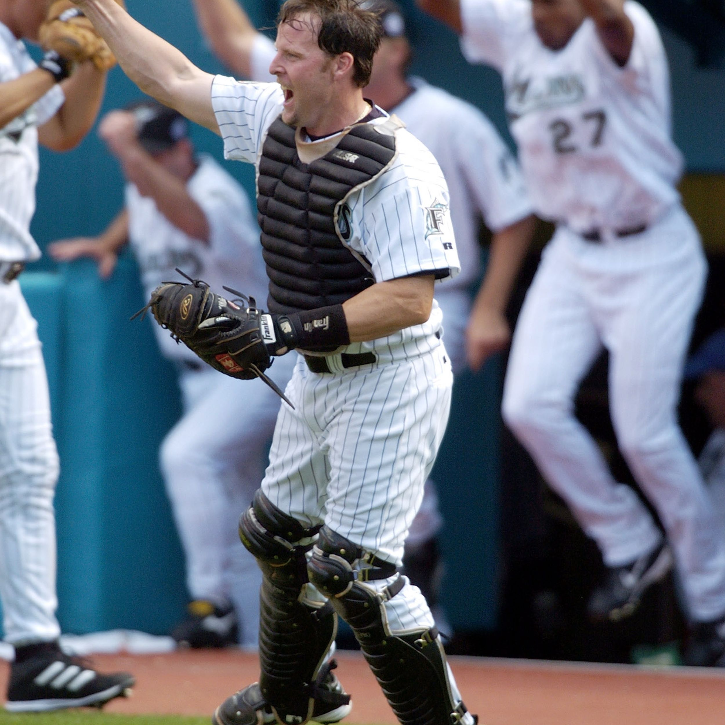 Former Marlins catcher Mike Redmond interviews to replace Ozzie Guillen as  manager