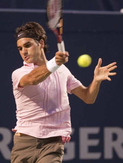 Roger Federer advanced to the final of the Rogers Cup in Toronto. (Associated Press)