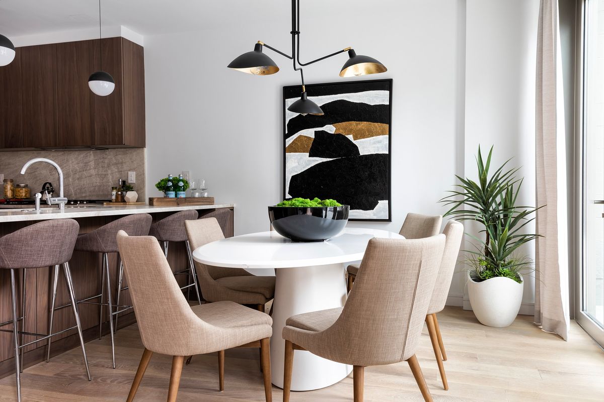 A black light fixture creates a focal point in this kitchen space. (TNS)