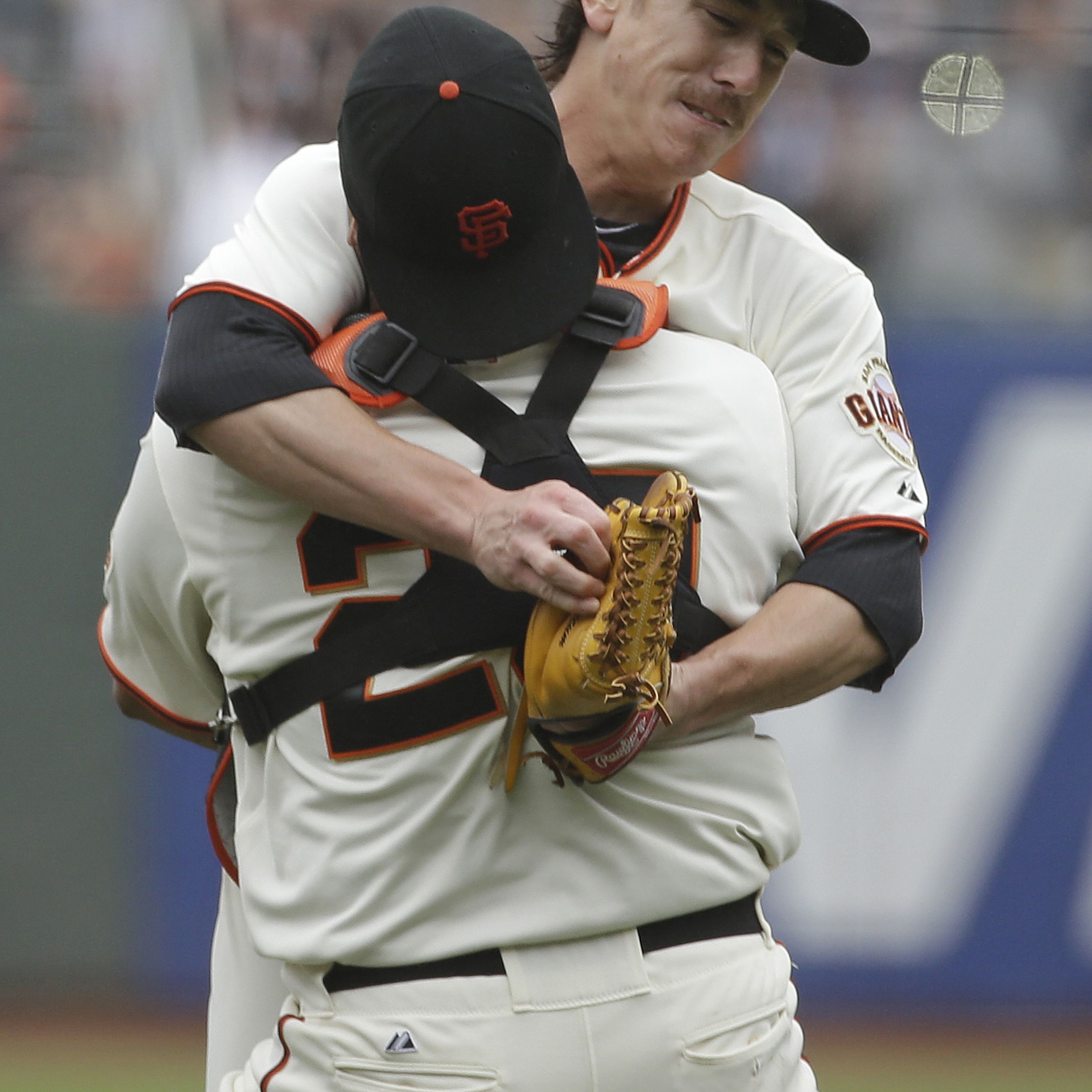 Former Giants ace Tim Lincecum turns to dad, lets hair grow out