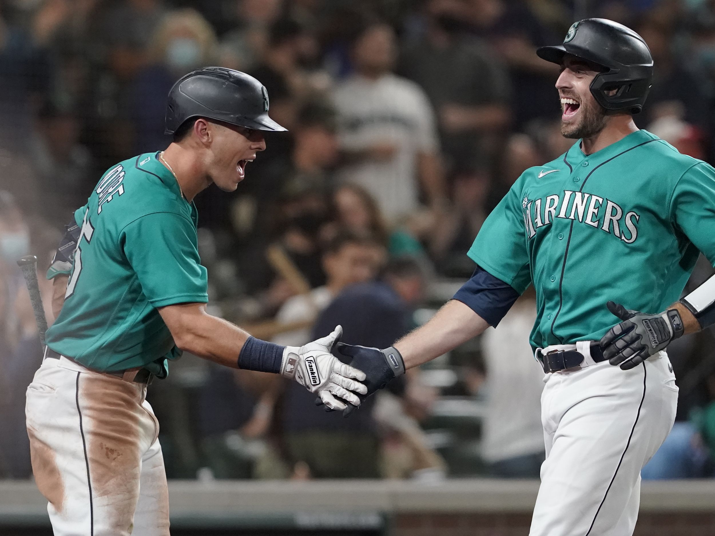 Mariners inch closer in wild-card chase, top D'backs 5-4 - The San Diego  Union-Tribune